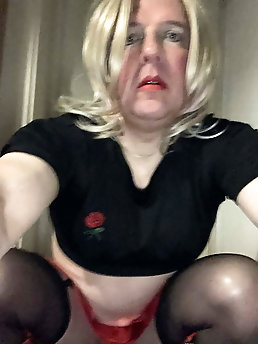 Unbelievable tgirl tarts are taking off their dress for cash